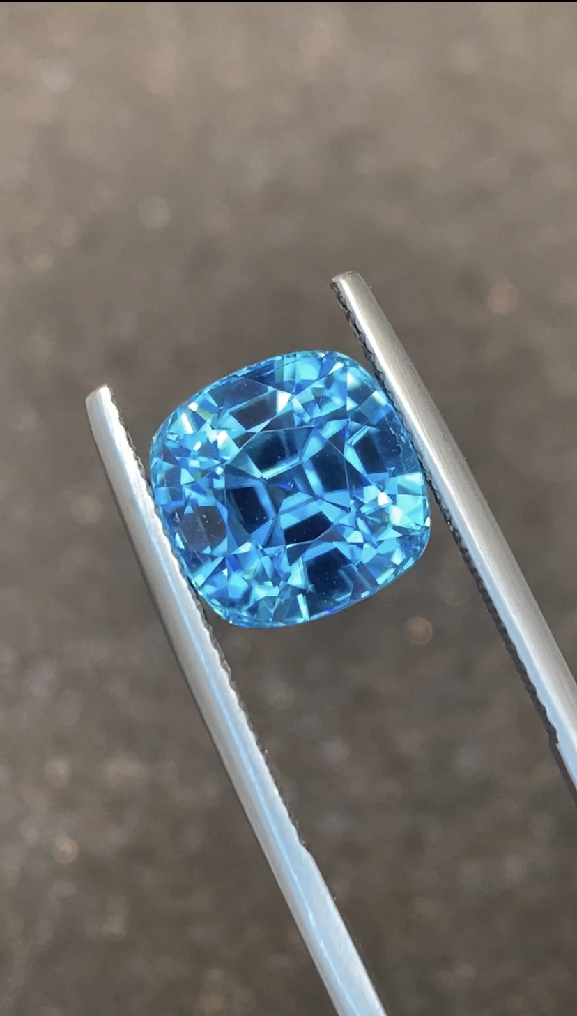Blue Zircon 9.17ct - 10mm (ZI0831)
