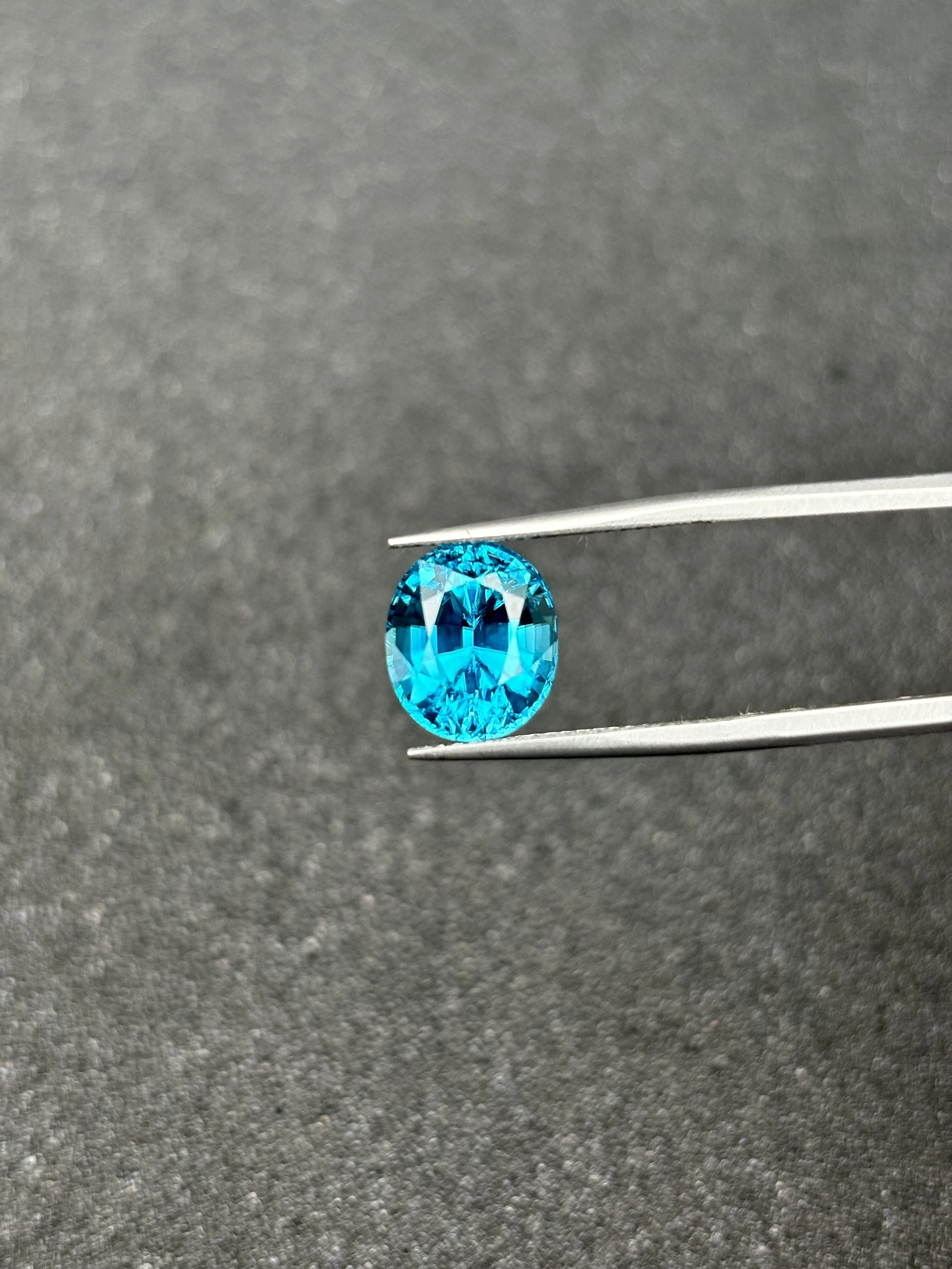 Blue Zircon 7.83ct - 11x9mm (ZI1090)
