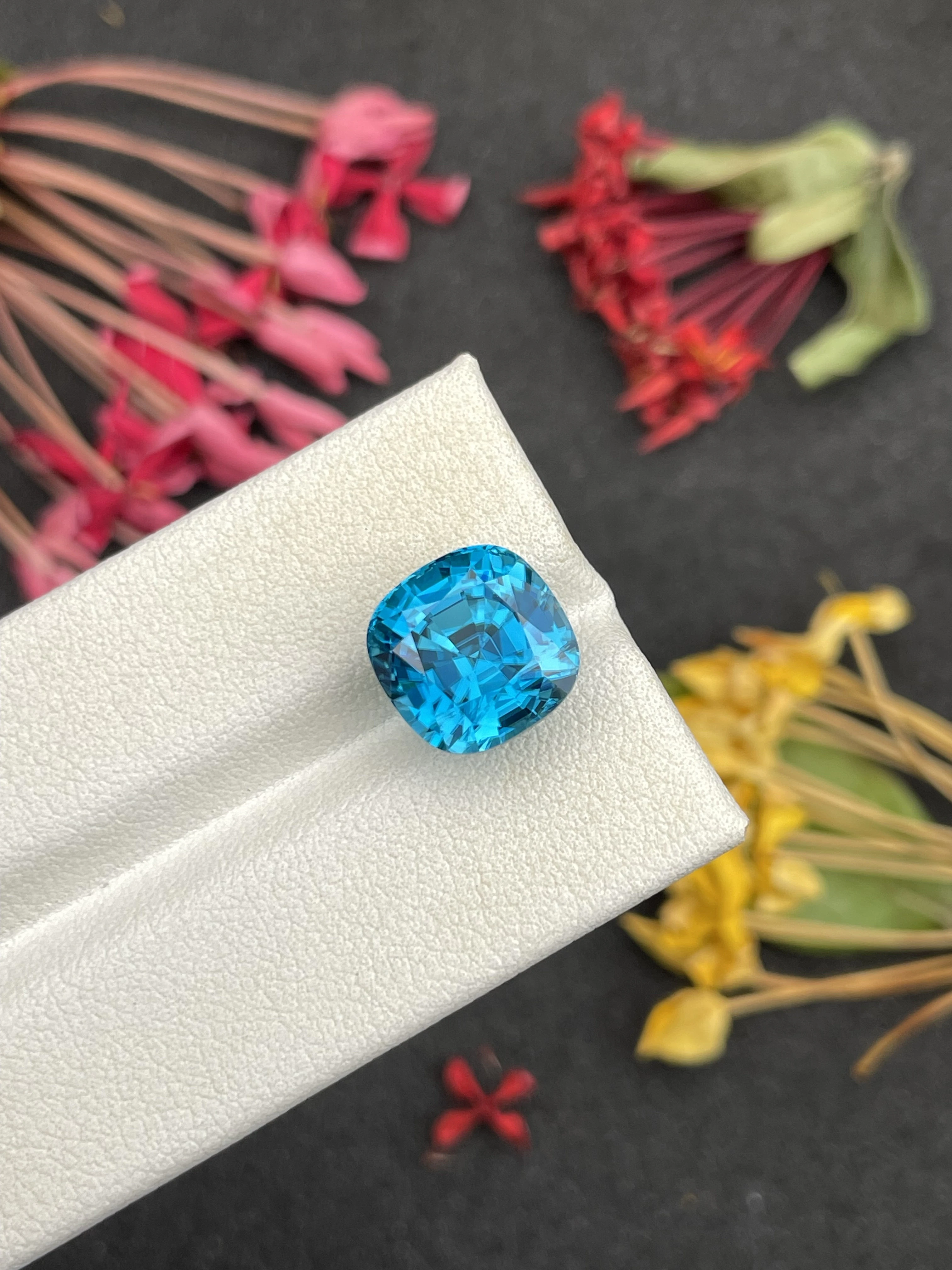 Blue Zircon 11.77ct - 11mm (ZI1134)